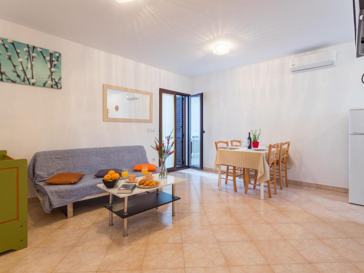 Apartment Tireli - Prc143 By Interhome โปเรช ภายนอก รูปภาพ