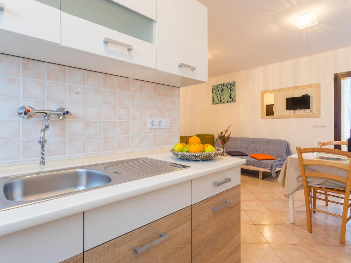 Apartment Tireli - Prc143 By Interhome โปเรช ภายนอก รูปภาพ